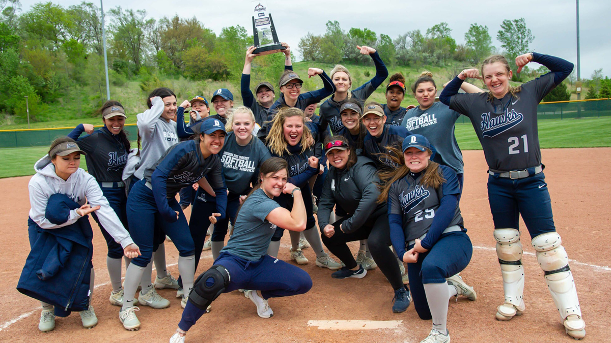 dsubluehawks's tweet photo. PSA! 🚨🥎

The 2021 @PlayNorthStar conference tournament champions, @BlueHawkSB, earned a No. 4 seed in the opening round of the @NAIA national softball tournament and are headed to OKC this weekend! #hawksareup #letsGO

➡️ | https://t.co/TM3rMCs1GA https://t.co/uY7RdfSaS0