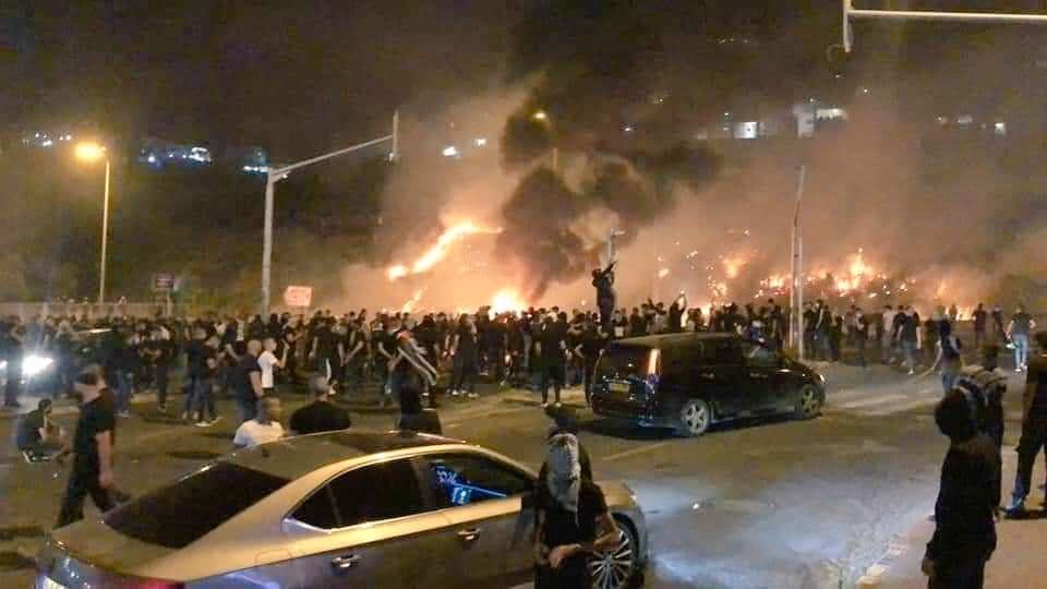 #SONDAKİKA #İsrail'in Lod şehrinde çatışmalar kontrolden çıktı. İsrail Ordusu, #Lod'a gidiyor.