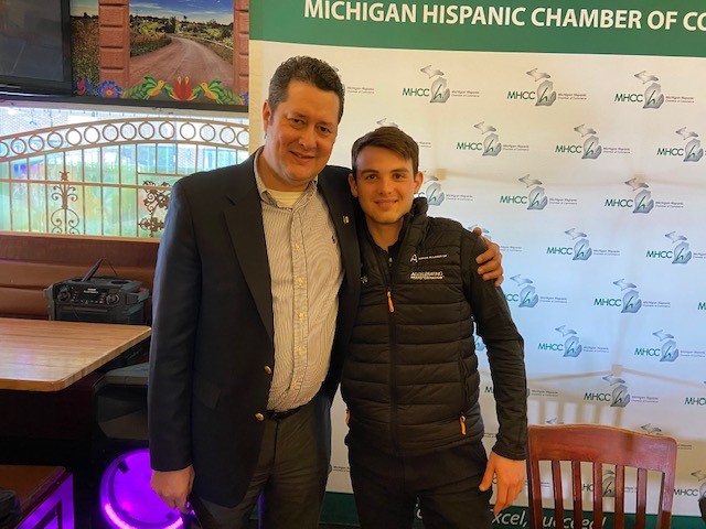 consulmexDET's tweet photo. El piloto mexicano @PatricioOWard ganador de la #IndyCar, visito #Detroit para promover su próxima participación en el #DetroitGP
#PatoPower #OrgulloMexicano https://t.co/L3Xeu8FDK3