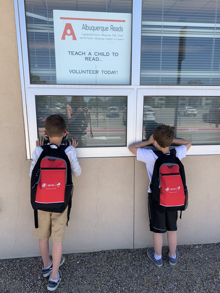 BelAir_LZ4's tweet photo. Thank you to @ABQ_Reads and @abqchamber (and the many, many businesses that donated goodies) for the amazing end-of-year backpacks for our kinder and first graders! They are amazing! @ABQschools @chris_zone4 @APSLZ4 #ReadReadReadReadRead #BelAirBengals https://t.co/niT8FYLjNZ