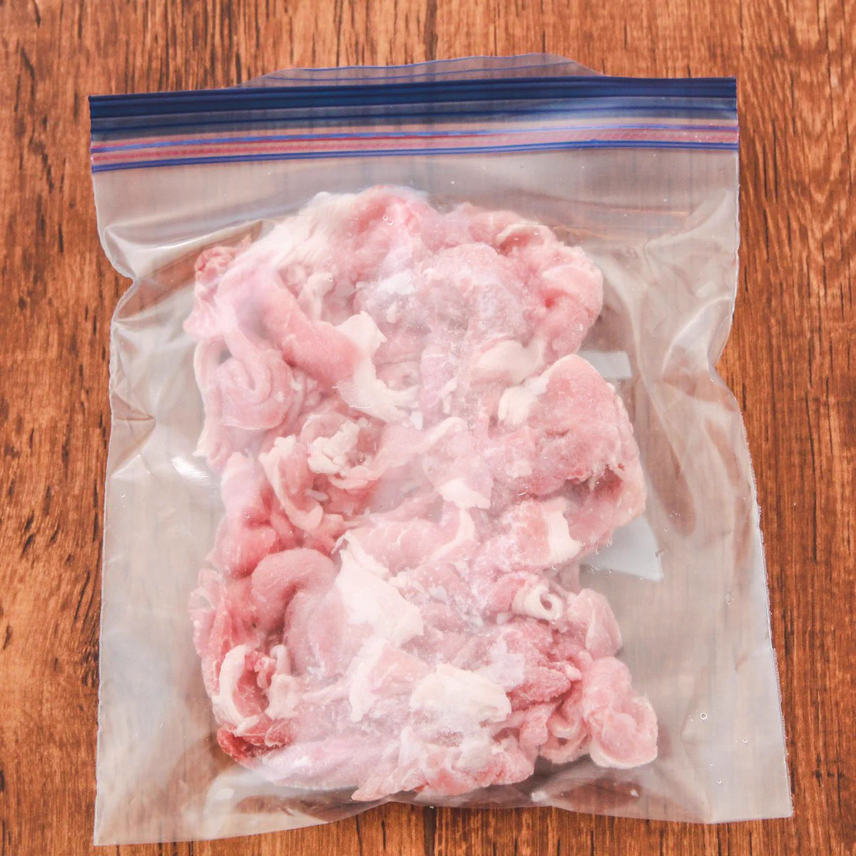 冷凍したお肉を調理するとき、「うま味調味料」をかけると美味しくなる？！