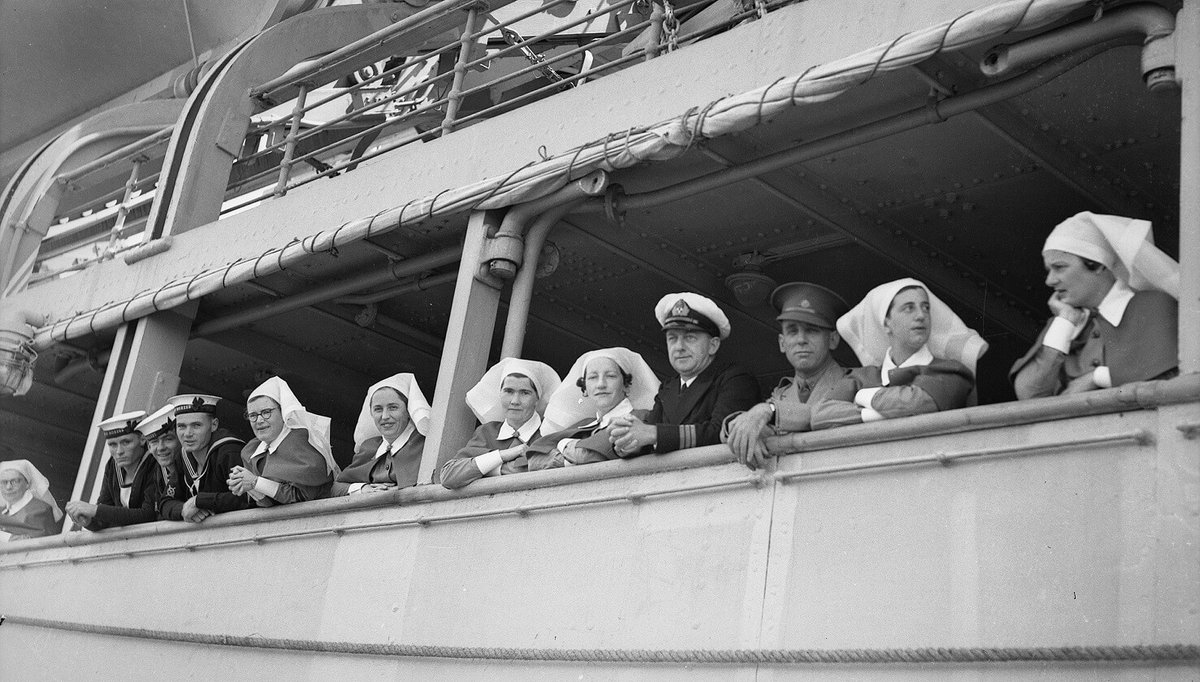 OldTreasuryMelb's tweet image. Today we celebrate #InternationalNursesDay and wonderful contributions of nurses in our 'Women Work for Victory in WWII' exhibition! During that time, over 12,000 women worked as nurses or nurses aides at home and overseas. 📷 @AWMemorial  oldtreasurybuilding.org.au/work-for-victo…