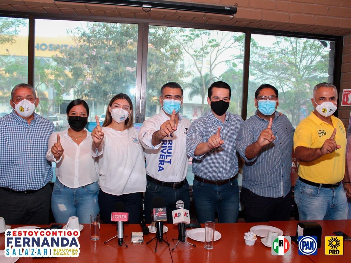 QuiuboFer's tweet photo. ¡Va por Colima!
Recuperaremos y protegeremos las guarderías, los servicios de salud y los medicamentos, que por ley no nos los vuelvan a quitar 🔵🔴🟡.
 #EstoyContigo #VaXColima https://t.co/6DV3hBPM3e