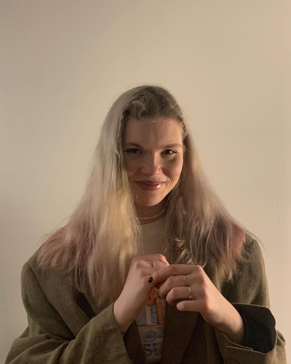 makemewaifu's tweet photo. dinotina 🦖 https://t.co/pnQVAKmFix