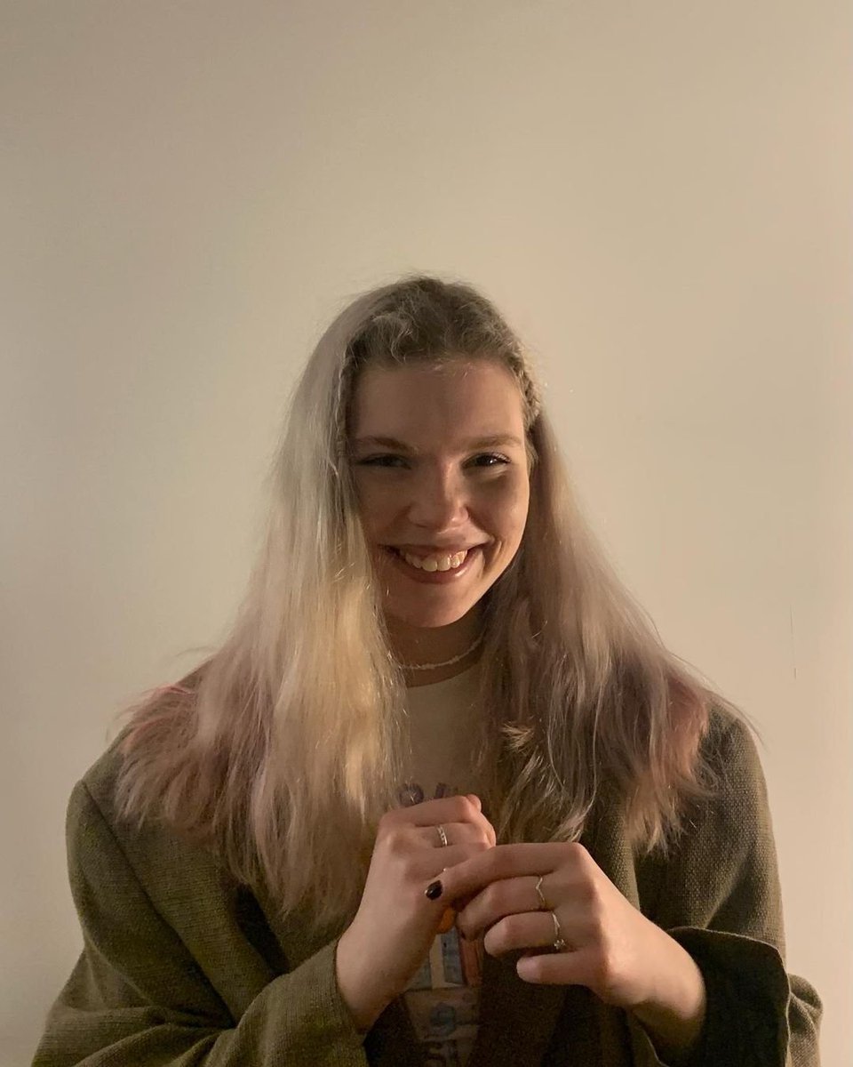 makemewaifu's tweet photo. dinotina 🦖 https://t.co/pnQVAKmFix