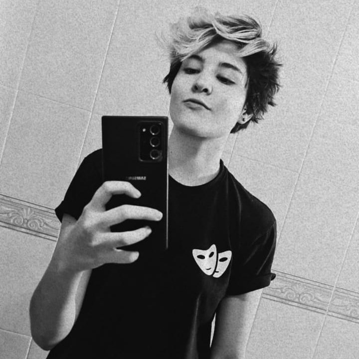 LauGamerCO's tweet photo. ¡Hey, ven! 🌹
(Saludaré a las personas que me estén apoyando con un RT)
https://t.co/aW8OWfre8Q https://t.co/UwJJWhuxnw