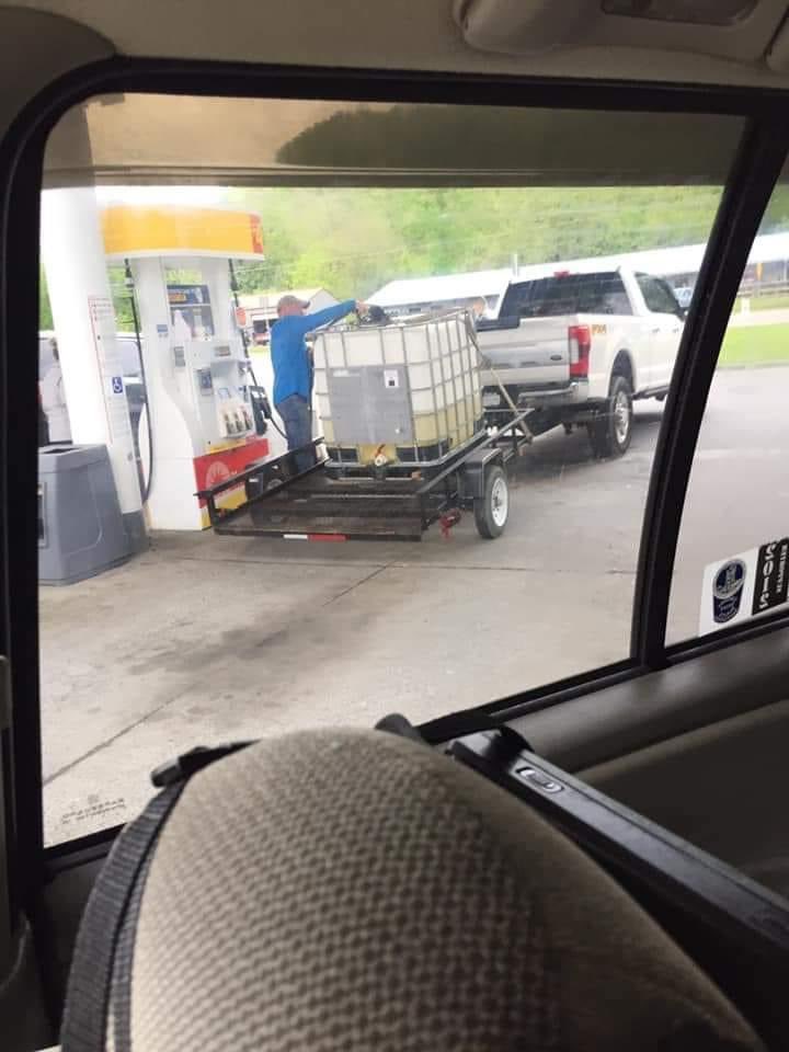 princekiyah's tweet image. It’s really not that serious tho lol 😂 #gasshortage