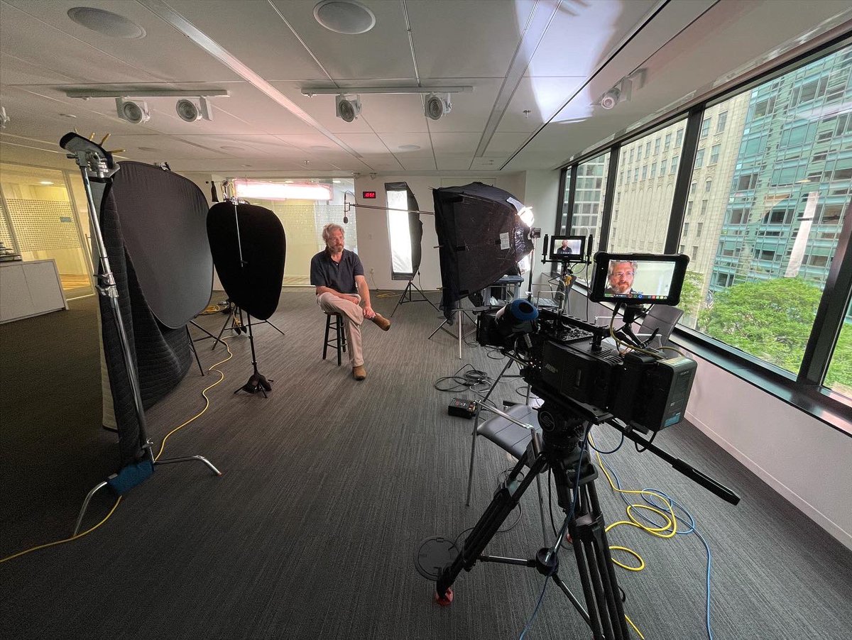 lauracrawford's tweet image. 🎥 stories in the can and now back to texas ✈️