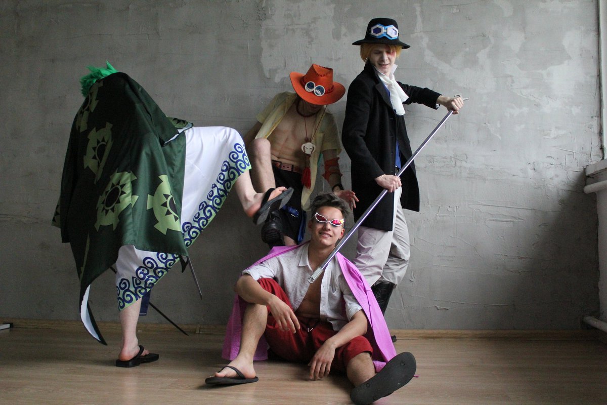 Tried to return to cosplaying Ace

This time with friends