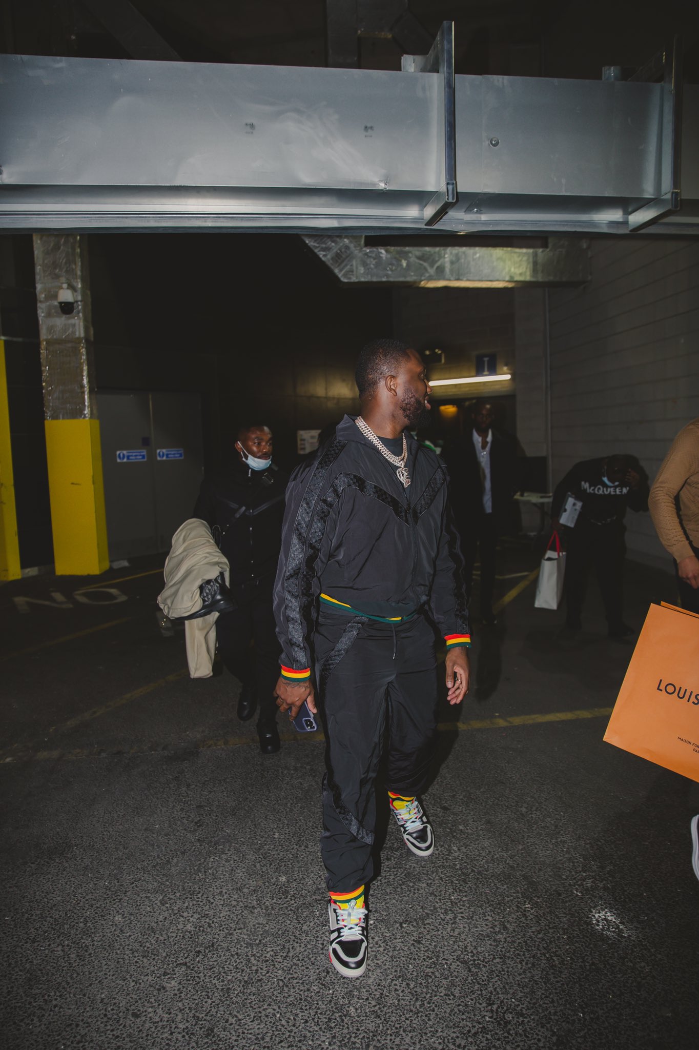 Louis Vuitton on X: #LVMenSS20 Oversized backpacks from #VirgilAbloh's  latest #LouisVuitton Collection presented in Paris. Watch the show on  Twitter or at   / X