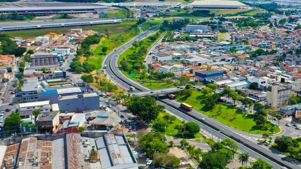 expressourb's tweet image. Os alunos de #Cajamar começam a retornar gradualmente para as escolas. Saiba como será esse processo de volta às aulas no link: bit.ly/2RbRAKq #voltaàsaulas #cimbaju #educação
