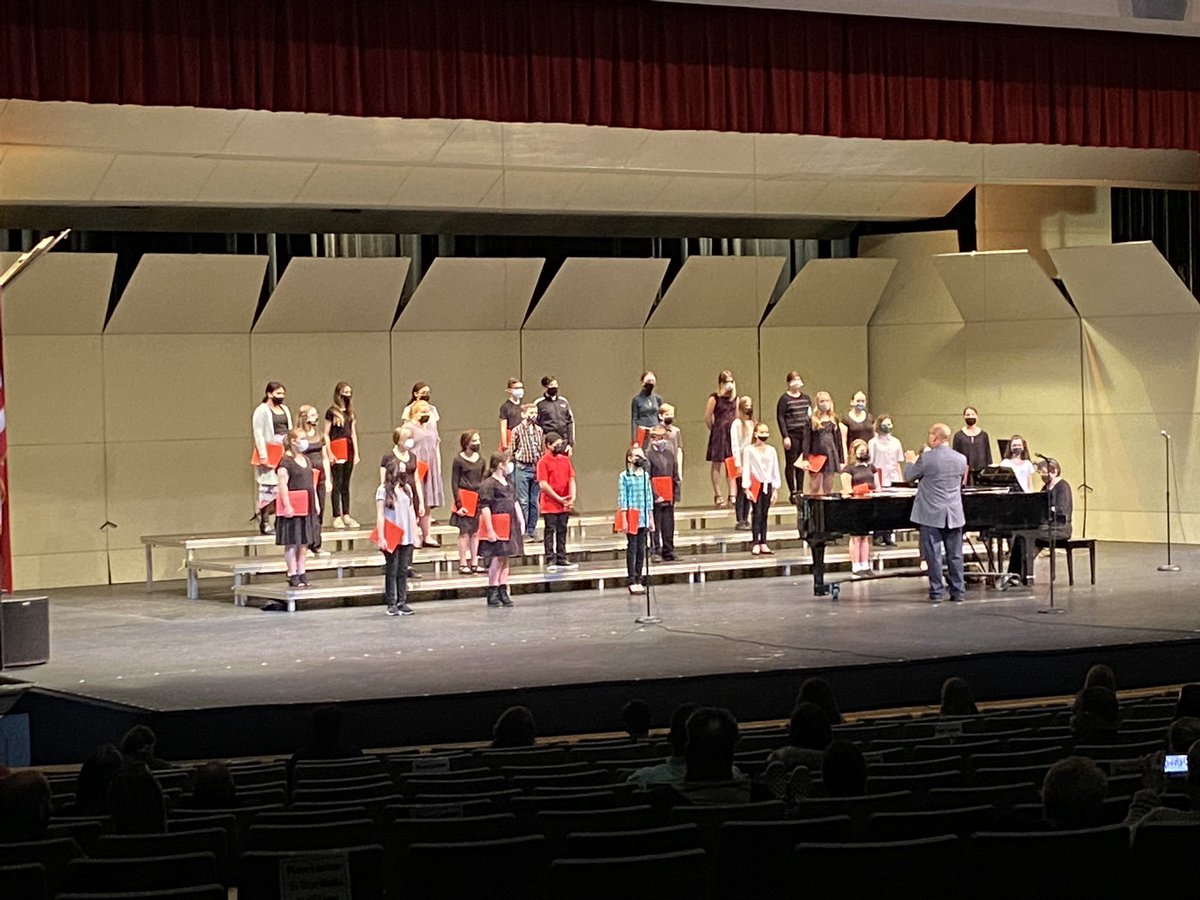 Great job by <a href="/glennkulma/">Glenn Kulma</a> and the Shore choir tonight. #OnceACard #ShoreRocks