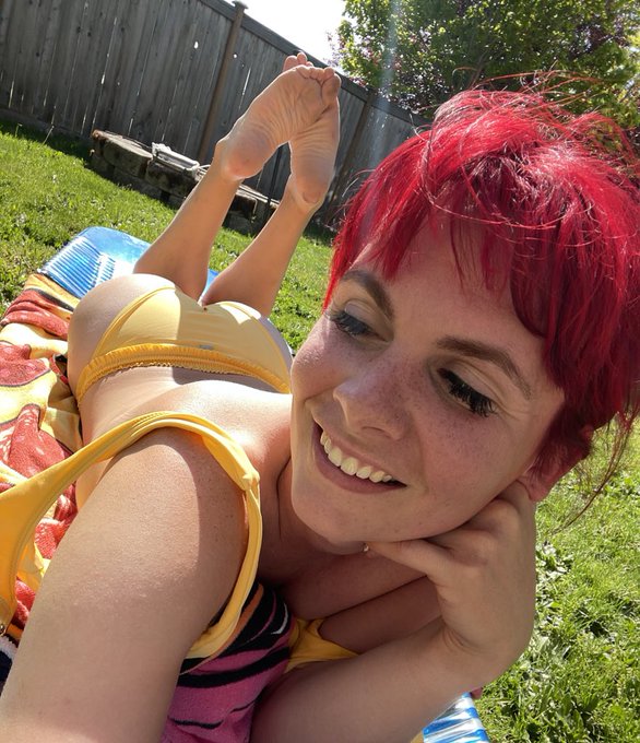 suns out buns out https://t.co/xNuIvnR9ID