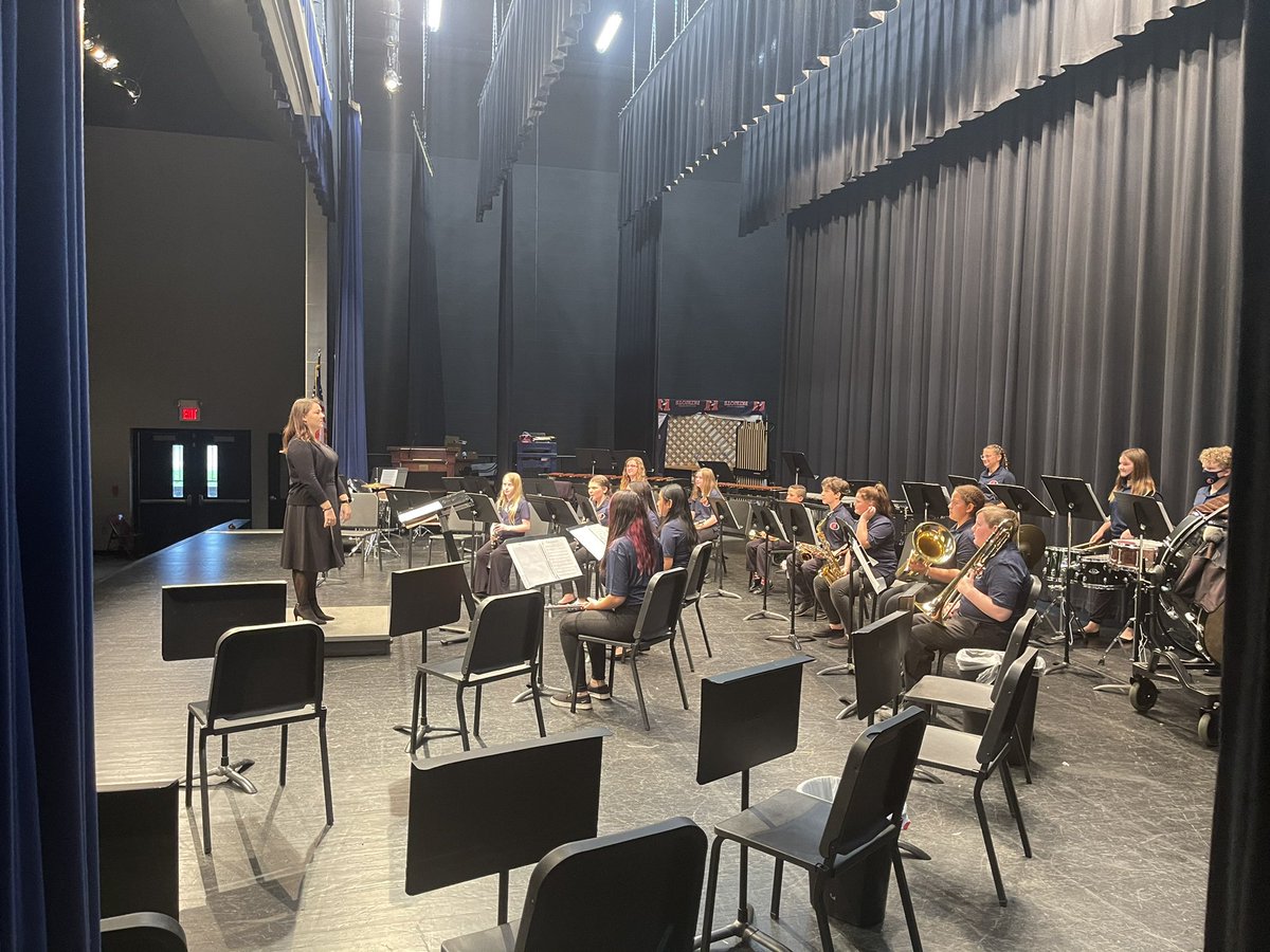 WHHeritageBand's tweet photo. Band concert night at White House Heritage.  First up we have our Sixth grade beginning band and our 7th and 8th Grade Middle School Band.  #WeAreRCSTN #RobCoMusic https://t.co/lDTaTdcwuX