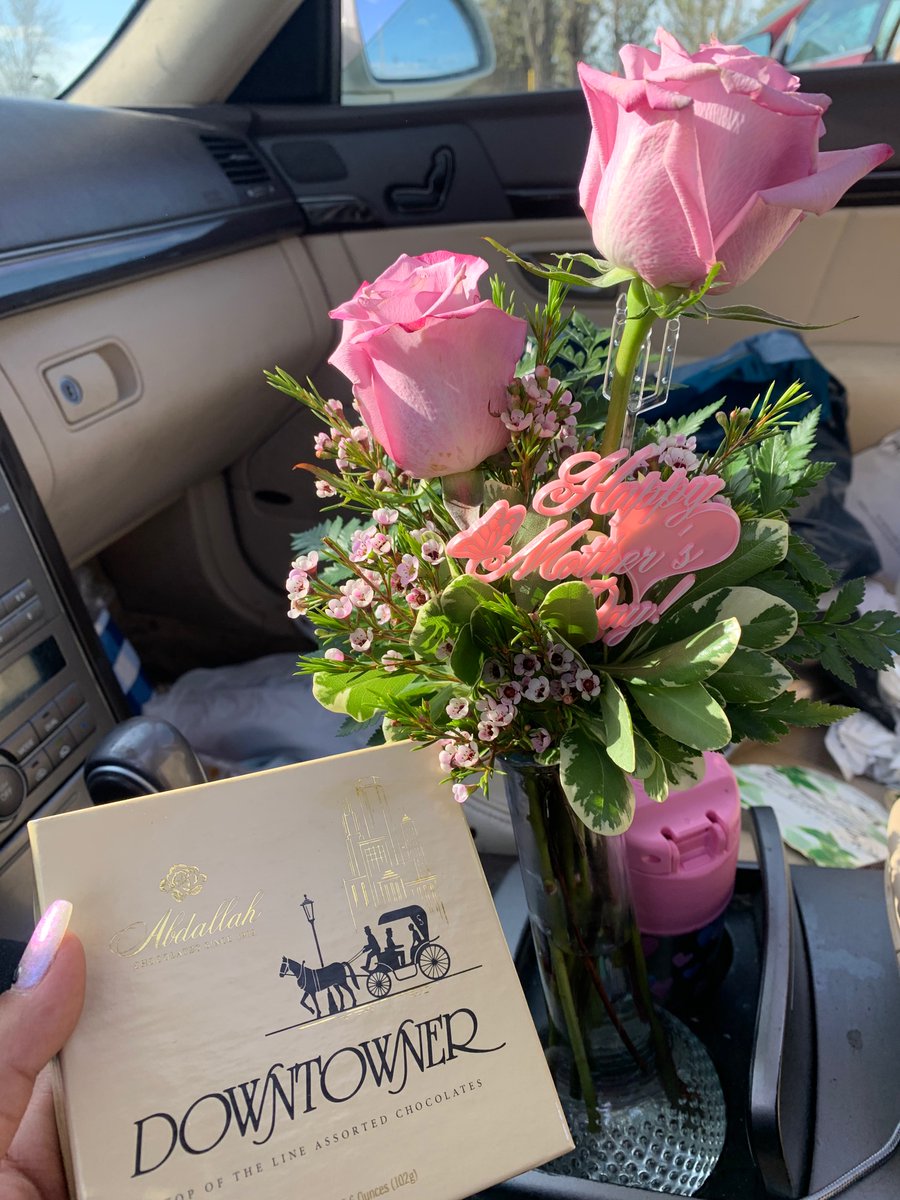 fxckudawg's tweet photo. Late. But a Happy Mother's Day gift from my honey 💝💐🥰💅🏼 https://t.co/ZLuy8bNGIo