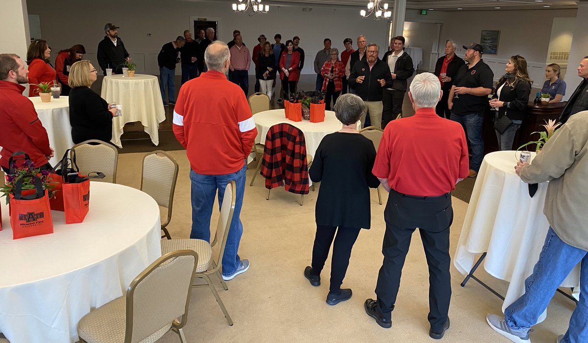 kdamp's tweet photo. It was great seeing so many @AStateAlumni at the Fayetteville Country Club before @AStateBaseball takes on UAF tonight. I enjoyed hearing @CoachButchJones and @AStateRedWolves AD Tom Bowen talk about all thatβs going on in JBR. #BeatUAF!
β€οΈπΊπ https://t.co/IbcPhgBlYH