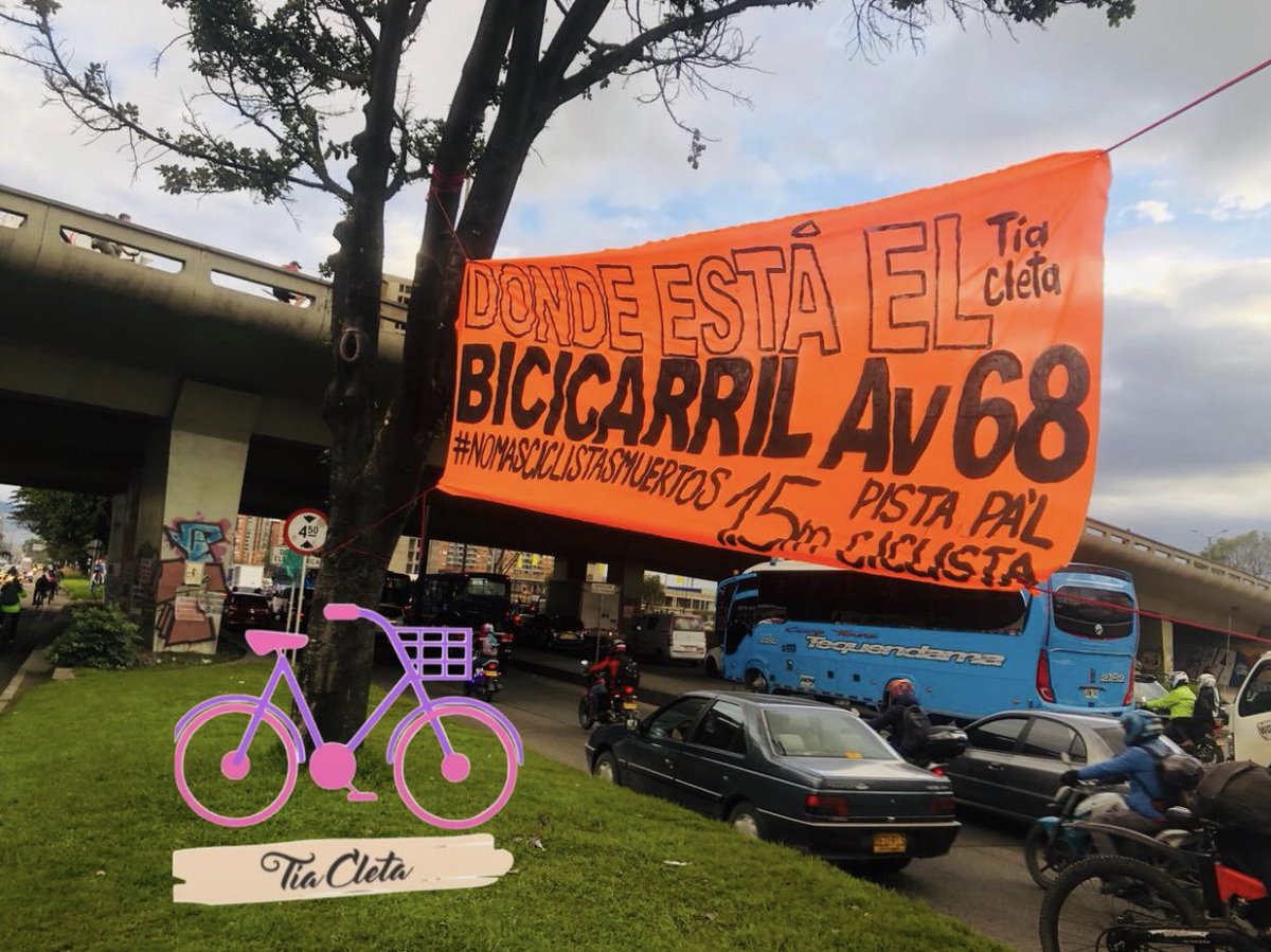 tiacletabicies1's tweet photo. @ClaudiaLopez ¿donde están los bicicarriles? #nomasciclistasmuertos #enlabicivaunavida @nico_estupinan @SectorMovilidad @Bogota @IDRD @Bogota  @personeriabta las medidas no pueden ser temporales cuando le sirven a 7900 personas CUMPLA SU PROMESA DE CAMPAÑA NO A LAS CICLORUTAS https://t.co/1x2KLZbHVS