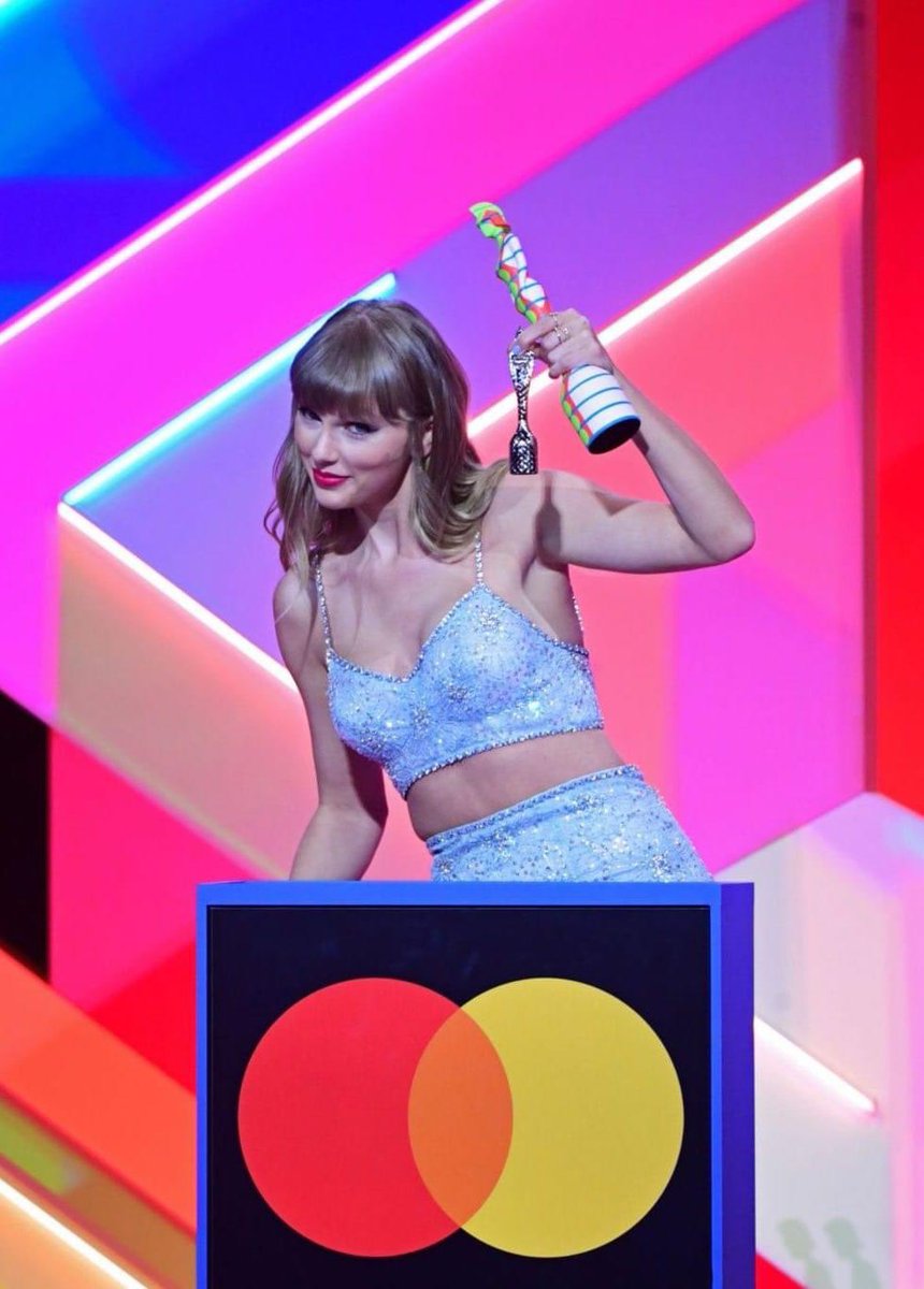 marcochestrr's tweet photo. harry styles and taylor swift stans are always winning👏👏👏 https://t.co/w1MqSjAH4u