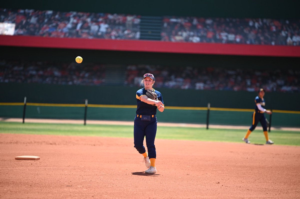 Congrats to Kirstin Mullen for being awarded Cal Pac All-Conference Honorable Mention! 🦅🥎 #screagles