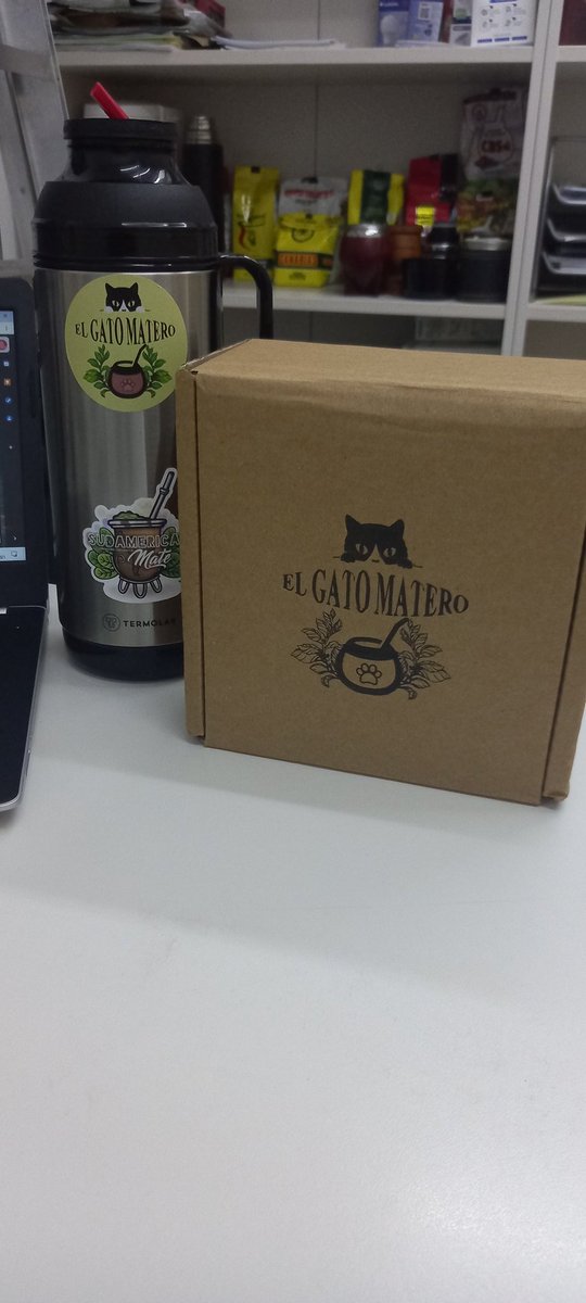 cgarciado's tweet photo. Se une a la colección este gran porongo tipo cuia brasilero.... gracias al amigo el gato matero de IG. También probaremos esta yerba uruguaya DelCebador.
#MateLover #YoTomoMate #MaterosChilenos #MaterosporelMundo #RinconMatero #cuia https://t.co/cBT8wV7z3H