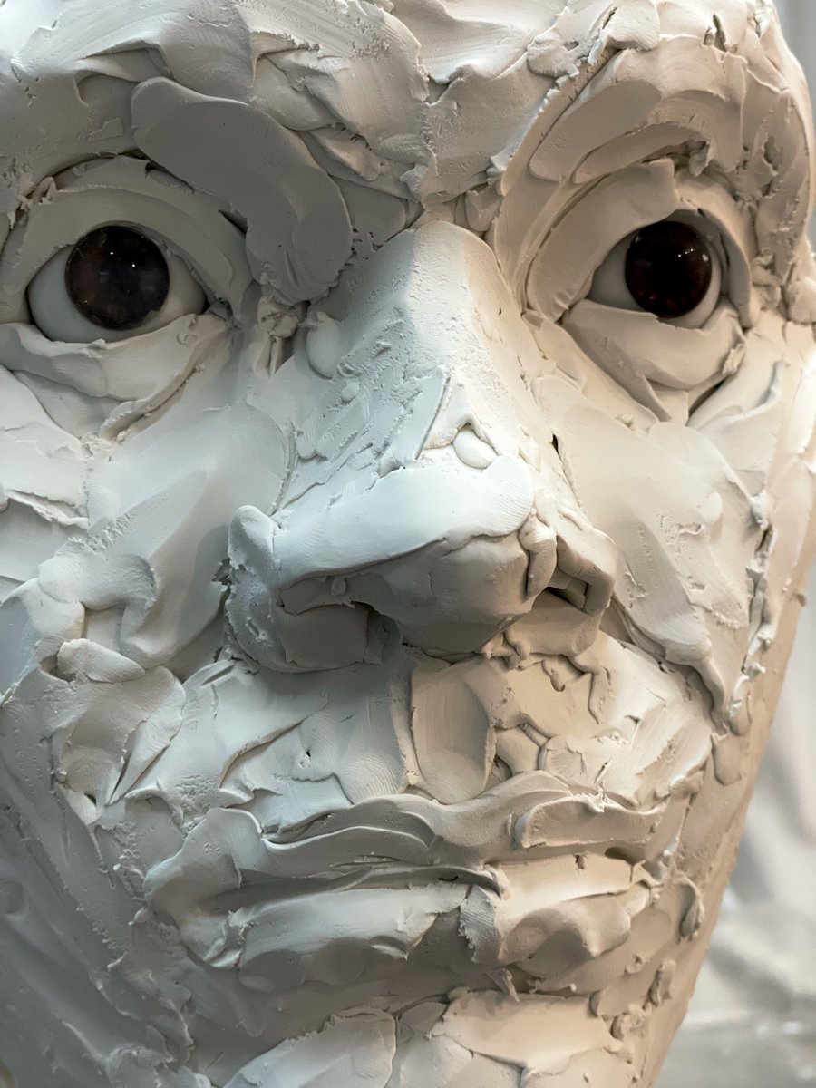 KateClarkStudio's tweet photo. Working on a new sculpture and fabulous model I’ve never worked with before. 

Living the dream. 

#NFT #cryptoart https://t.co/d7VA08bLIT