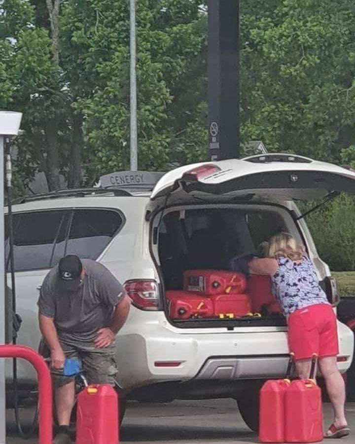 Treefiddynessy's tweet image. I swear if I run of of gas because of people like this. Spotted in Athens, #GA. #ColonialPipeline #gasshortage #CyberAttack #GA #dumb