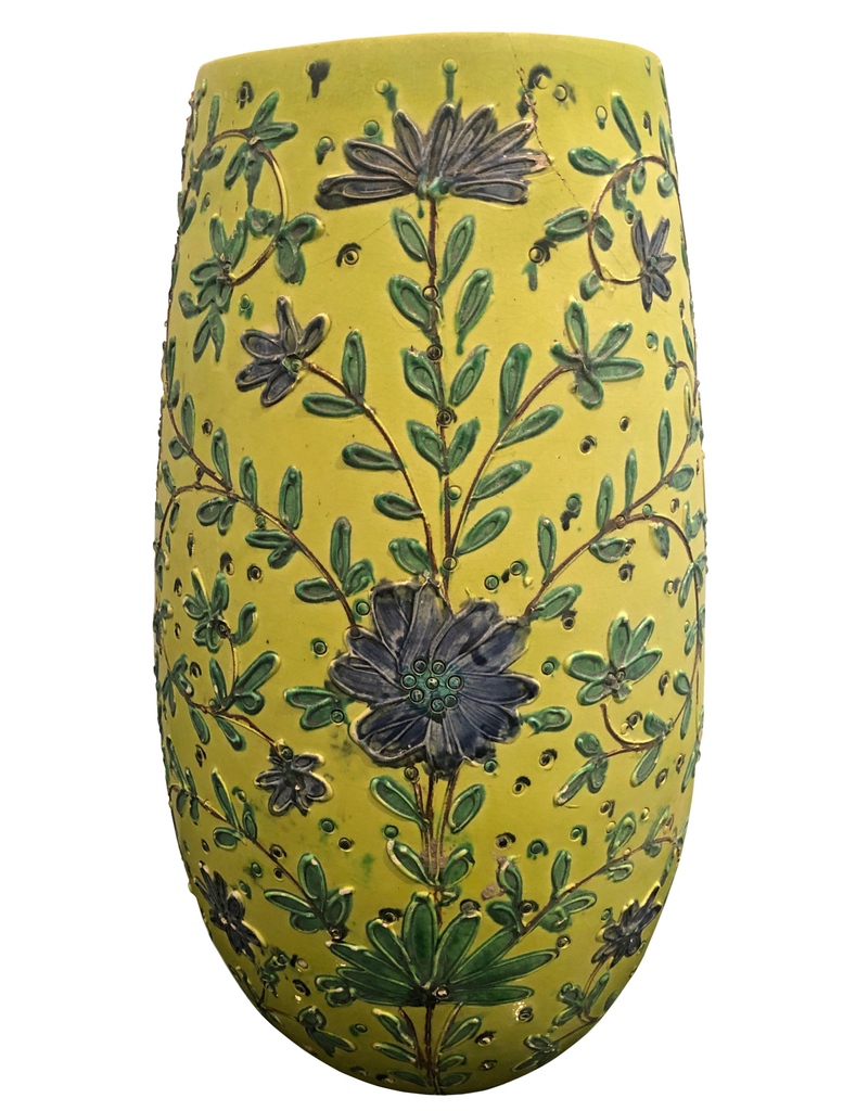 1940s Italian Majolica Vase

l8r.it/0CfI

#brennervaldezantiques #italianmajolicavase #italianvase #italianmajolica #majolicavase #yellowvase #yellowdecor #summerdecor #flowervase #tampadesigner #luxurylifestyle #interiordesign #tampabayantiques #tampaantiques