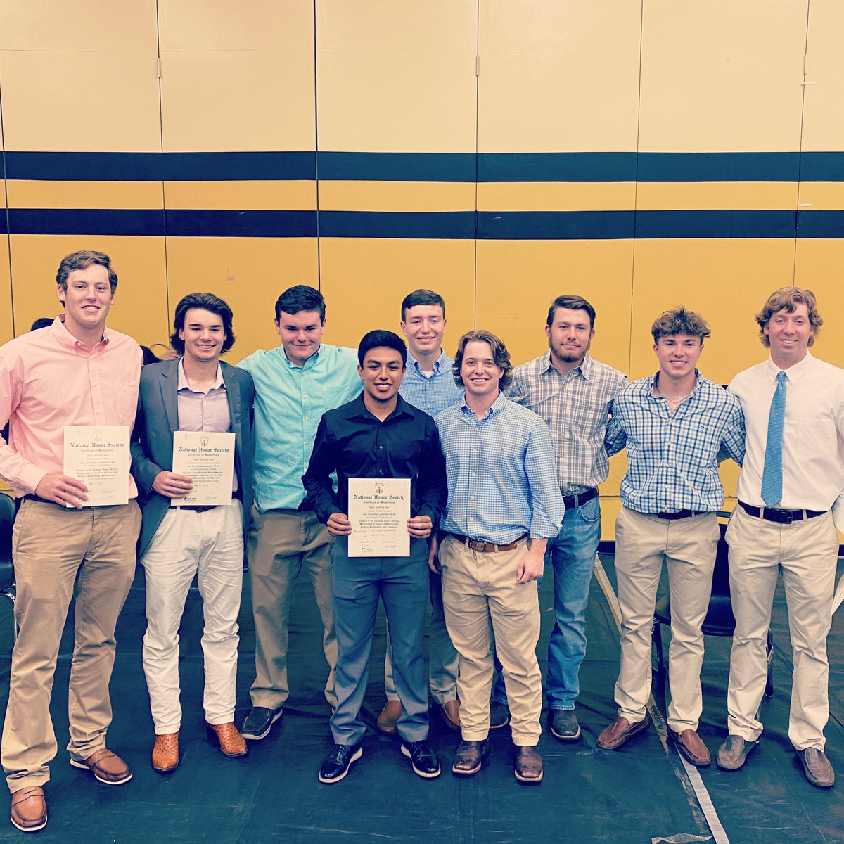 eric_varnadore's tweet photo. Great looking group of young men here! Not only great athletes on the field, but more importantly, great students in the classroom. National Honor Society Athletes! https://t.co/BE5taDHWbU