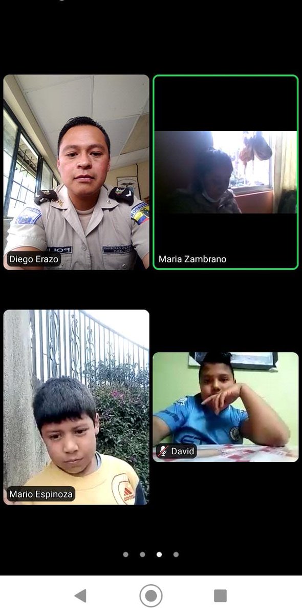 LorenaEncarnac6's tweet photo. #Subzona Carchi 
Personal Policial Comunitaria, realiza capacitaciones a estudiantes, para prevenir el Cyber Delito.
#ServirYProteger https://t.co/zcr19NWGTK