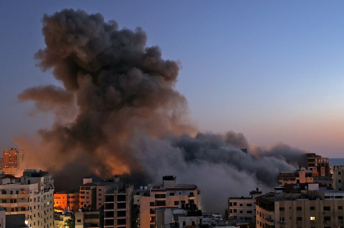 erinejow's tweet photo. While the world is sleeping our brothers and sisters is Gaza are being attacked by internationally banned weapons not respecting anyone nor any country.

Ya Allah protect my Palestinian People ya allah be with them 🤲🏻🇵🇸🇵🇸

#FreePalestine #GazaUnderAttack
#SavePalestine https://t.co/GBwobqeLBi