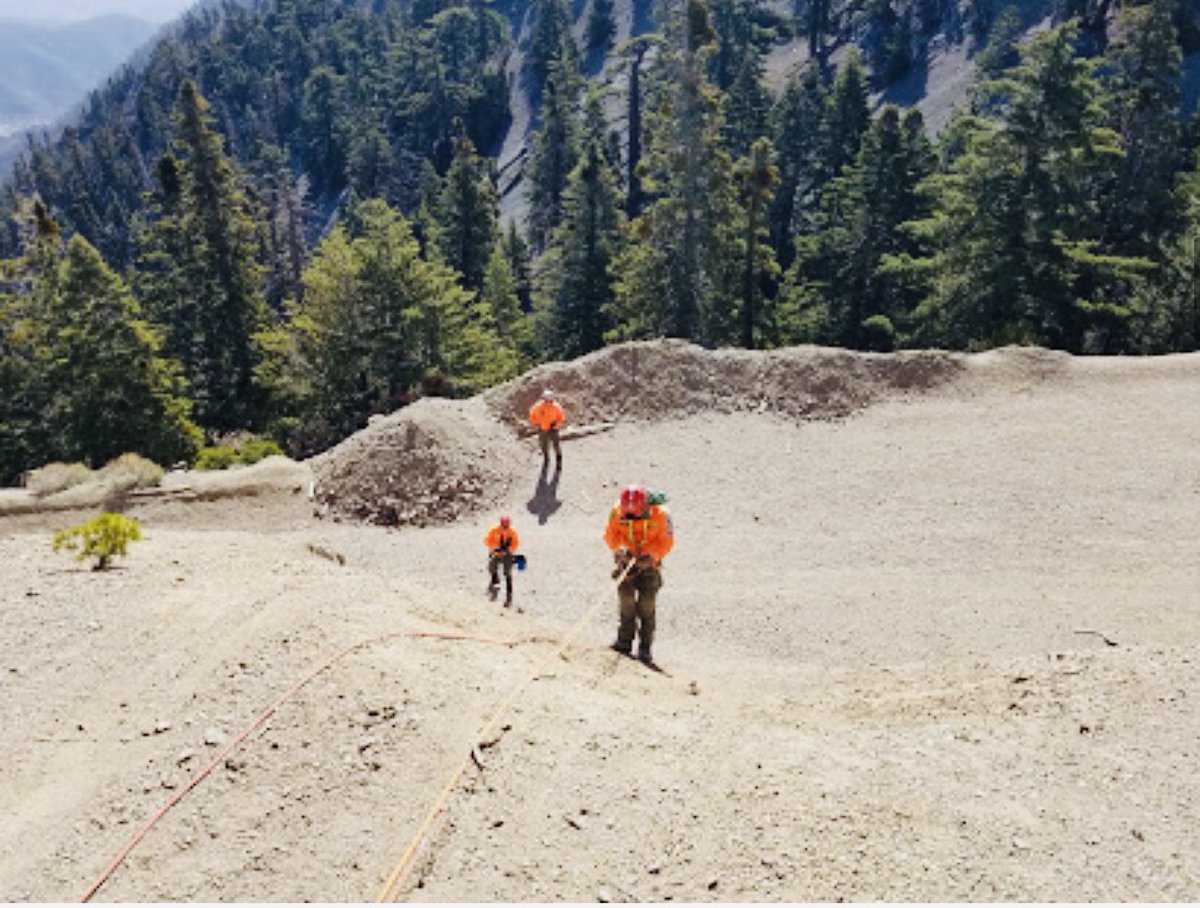 WestValleySAR's tweet photo. Saturday, May 8, 2021, West Valley Search &amp; Rescue members conducted personal rope training on Mt. Badly at Desert View.    #TrainingDay #Motivation #Teamwork #MtBaldy #WestValleySAR #SBCSD #MRA #RopeOps #RopeRescue #JoinUs https://t.co/d5EddBvQhm
