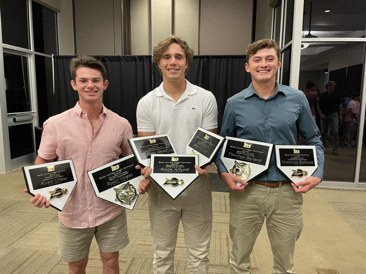 Offensive MVP - @SlateAlford QAB Champion - @JR_Soliz_BOOM MVP - @SlateAlford Captains - @SlateAlford, @thomasb_4, @Ryan_West14