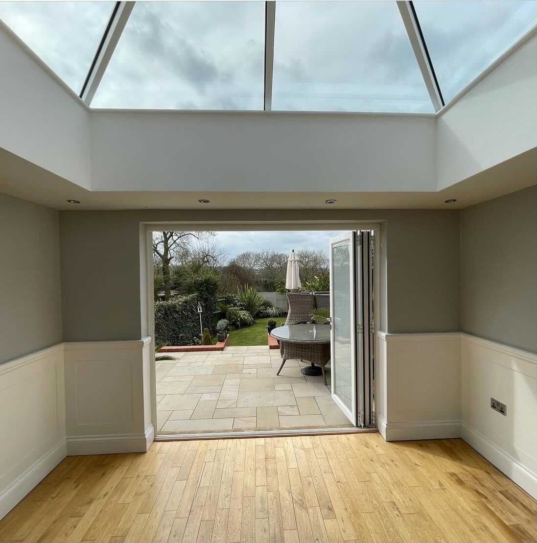 A fantastic install by our friends at @Open Living Ltd. If you want to add more light and create the look of more space in your home, head to our website to view our range of glazed roofs.