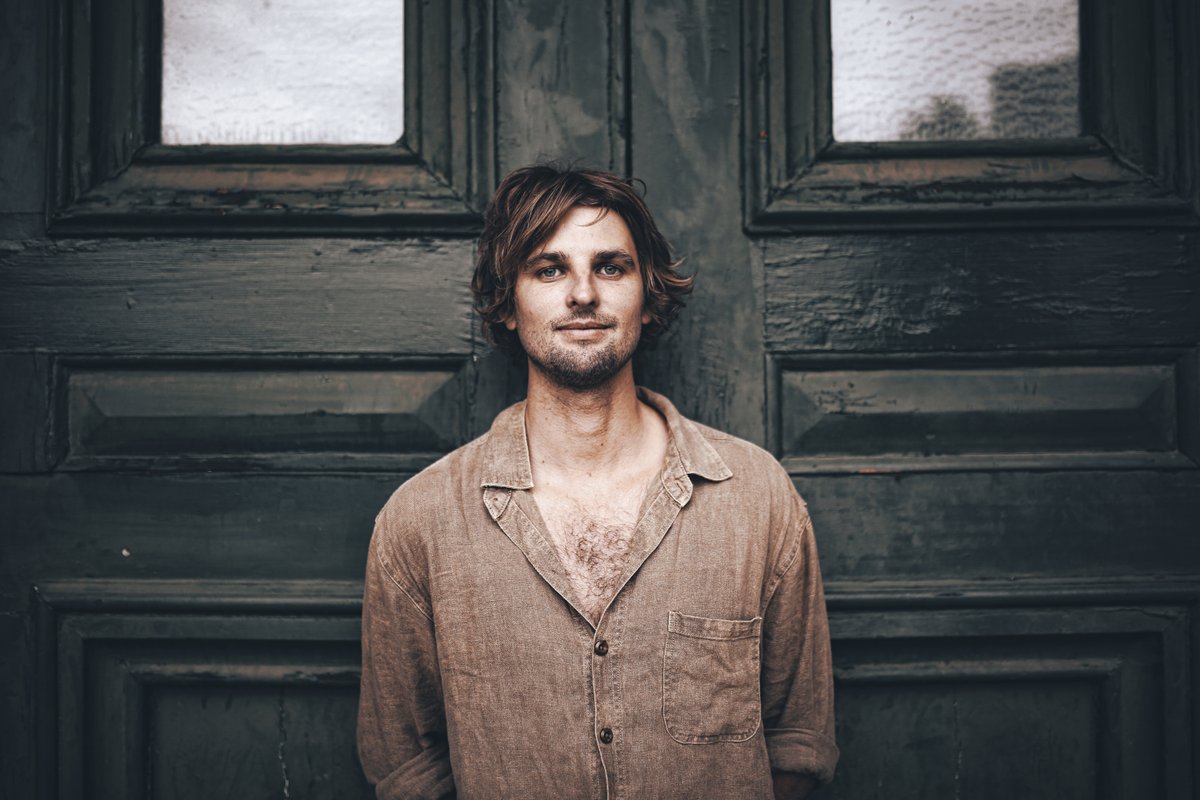 In case you missed the news, I'm releasing my new single "Passing Phase" tomorrow.  You can pre-save it here to be one of the first to hear it 😍 smarturl.it/PassingPhase