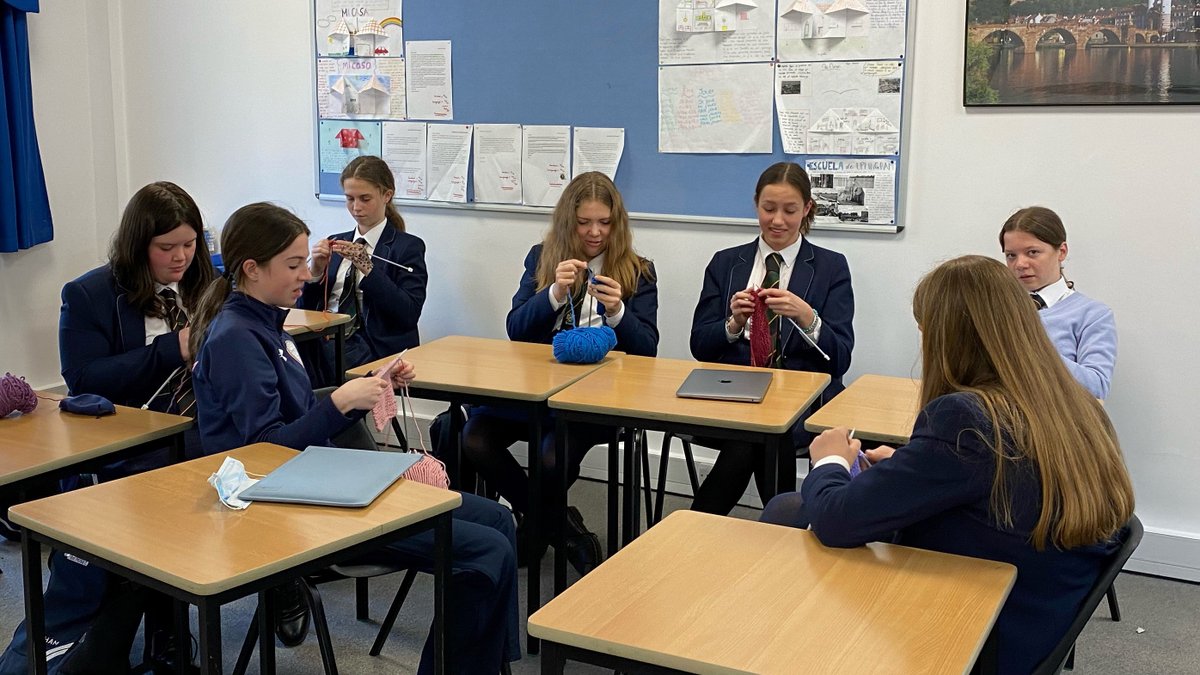 Great to see our #Uppingham4thForm knitters in action! As part of their Come and Craft Enrichment option, our pupils have really enjoyed learning this fun skill, which also improves memory and concentration. #UppinghamEnrichment