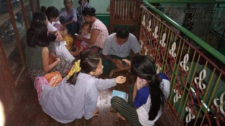 Haruonchill's tweet photo. Junta Terrorists have invaded en masse into #Kani Tsp, Yinmarbin District, Sagaing and opened gunfires indiscriminately at civilians since 5:30am. Many civilians have to FLEE leaving their homes, residents said. 

#WhatsHappeningInMyanmar 
#May12Coup https://t.co/TAaY5YQUWS