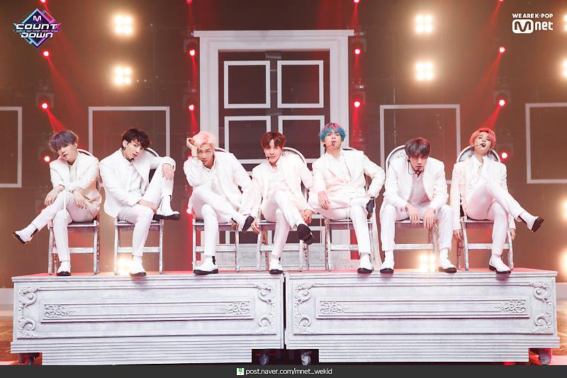 ARMYchay_o7's tweet image. I'm voting for @BTS_twt for
#BBMAsTopSocial