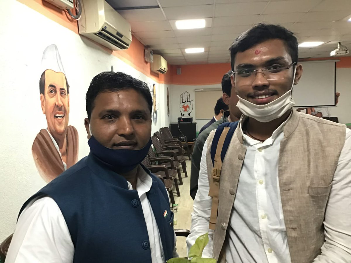 AshishKotadiy's tweet photo. .@IYC के राष्ट्रीय अध्यक्ष श्री @srinivasiyc जी को @INCIndia 
#COVID19 #Relief_Task_Force का सदस्य नियुक्त किए जाने पर बहुत बहुत बधाई एवं शुभकामनाएँ। https://t.co/kYrSaV9ApJ