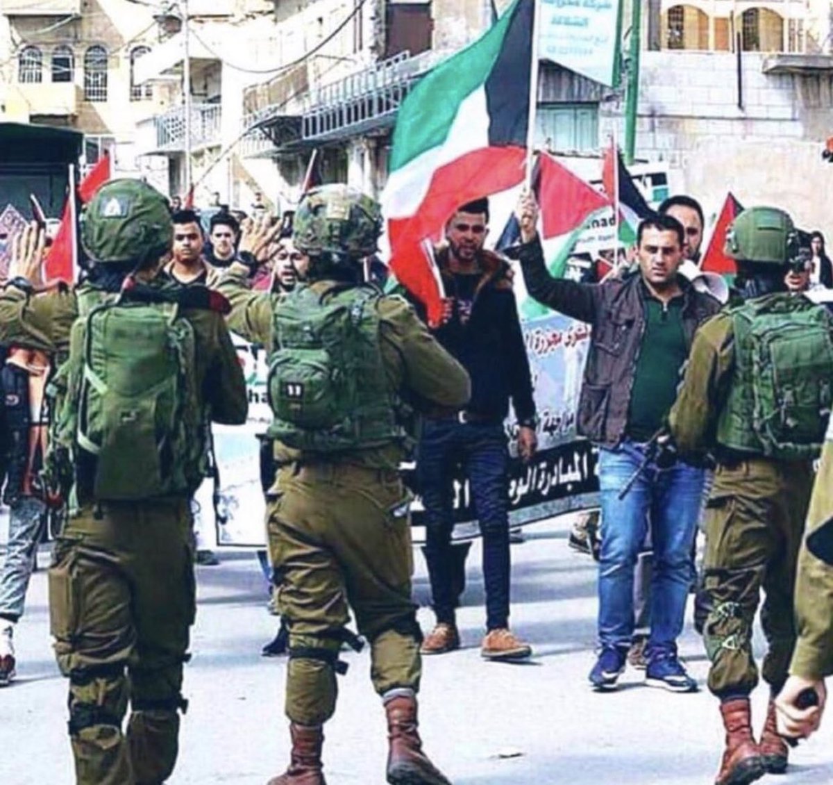 معكم الى الابد لن نخذلكم #القدس_ينتفض #القدس_عاصمة_فلسطين #بالنضال_والتعاون_القدس_لنا #يوم_القدس_العالمي #القدس_لنا #القدس_عربية
