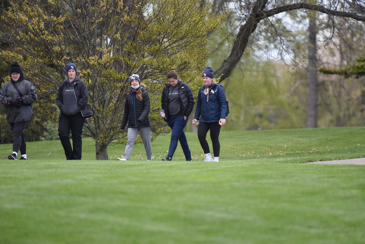 Round 1 in the books for Nicole Miller where she sits in a tie for 15th (out of 131) shooting a 79 (+7). Thankful to see some #BURoyals in Michigan supporting Nicole #WeAreBU

📸: <a href="/rkpiercy/">Kyle Piercy</a>
