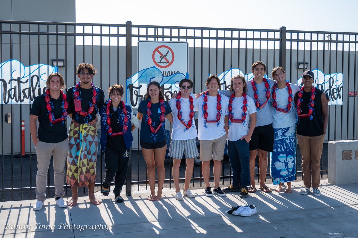PHS_Mariners's tweet photo. Thank you to our Seniors on our swim team! ⚓️🏊‍♂️🏊‍♀️ #marinerswimming https://t.co/pif2rfHN4o