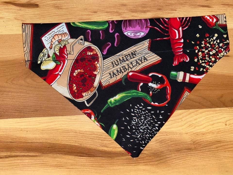 FraileyTara's tweet photo. Hey Twitter! Here are my new dog bandanna designs! They are $7 each but it doesn’t cost anything to retweet! #SupportSmallBusinesses https://t.co/LDnQhltKU0