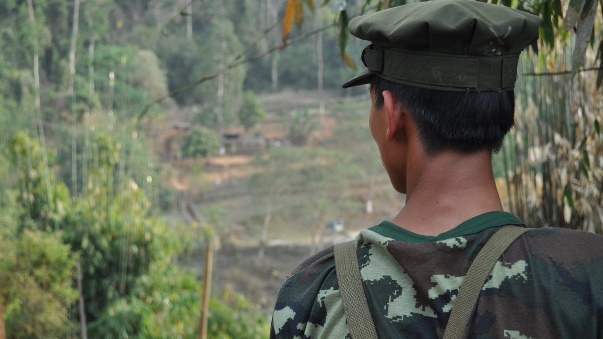 asean_today's tweet photo. As fighting intensifies between Myanmar’s military and ethnic rebel groups, civilians are being forced to flee their homes to Thailand and India. A humanitarian crisis with regional implications could erupt if the trend continues, writes @UmairJamal15 

https://t.co/YReclEeizk https://t.co/qPEdmzebz1