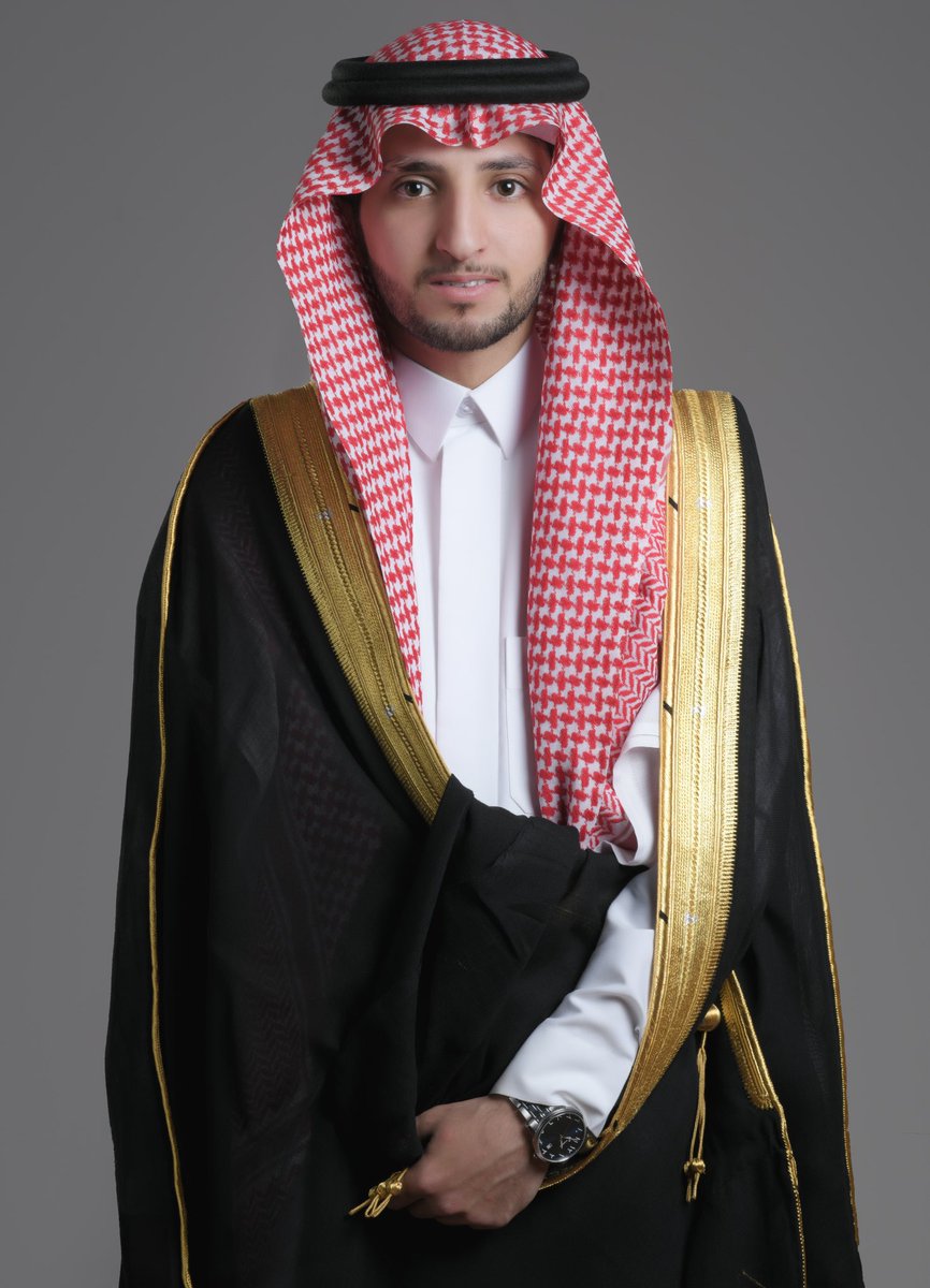 MutebQuaid's tweet photo. الحمد لله الذي سخر كل تلك التحديات الكبيرة بنجاح وعزيمة واقتدار
تم تخرجي من جامعة الملك سعود
بمرتبة الشرف الأولى في الهندسة الكيميائية
وإن هذا الإنجاز ليس إلا ثمرة لوالدي
الشيخ الدكتور #محمد_بن_مران_بن_قويد
وإهداء له رحمه الله.

اللهم أنفعني بما علمتني وعلمني ما ينفعني وزدني علما https://t.co/fUkYawrecH
