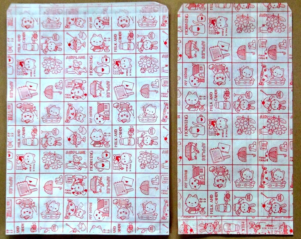 @kazoinagaki_s2 小さいころ、
これ系のイラストに一つづつ
色を塗って遊ぶのが好きでした。 