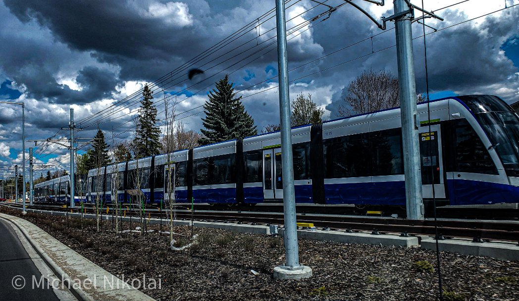 MichaelNikolai5's tweet photo. I spotted the new @CityofEdmonton @takeETSalert new LRT in the wild today.
These new units are looking sharp on the tracks ready to be put into service. I can hardly wait to go on a ride!
#yeg #takeets #transit #ExploreEdmonton https://t.co/X0bkXqTmkW