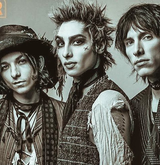 Neen ❌❌❌ (@neensotrc) on Twitter photo I am:
⚪️Single
⚪️Taken
🔘Waiting to see Palaye Royale live ♥️X
<a href="/PalayeRoyale/">Palaye Royale</a> <a href="/RemingtonLeith/">Remington Leith❌❌❌</a> <a href="/EmersonBarrett/">Emerson Barrett</a> <a href="/SebastianDanzig/">Sebastian Danzig</a> I am:
⚪️Single
⚪️Taken
🔘Waiting to see Palaye Royale live ♥️X
<a href="/PalayeRoyale/">Palaye Royale</a> <a href="/RemingtonLeith/">Remington Leith❌❌❌</a> <a href="/EmersonBarrett/">Emerson Barrett</a> <a href="/SebastianDanzig/">Sebastian Danzig</a>