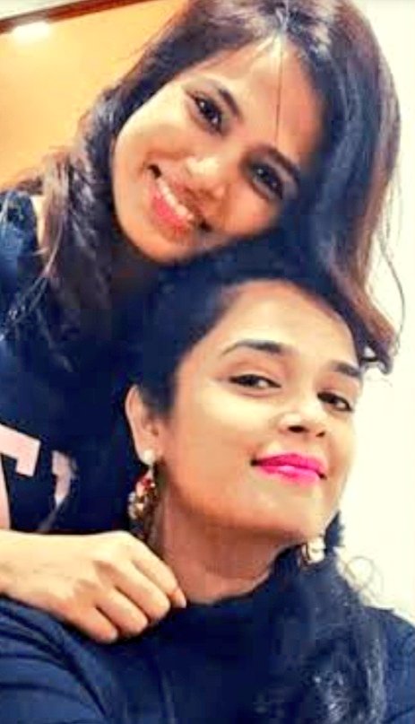kayaldevaraj's tweet photo. Happy Birthday #SundariDivya
#HBDSundariDivya
#HappyBirthdaySundariDivya
#BigBoss and Actress
@iamramyapandian 's Sister
#TamilukuEnOndraiAluthavum
'தமிழுக்கு எண் 1ஐ அழுத்தவும்' படத்தில் நடித்தவர் சுந்தரி திவ்யா. இவர், பிரபலமான காஸ்ட்யூம் டிசைனர். https://t.co/m31gsOQpPn