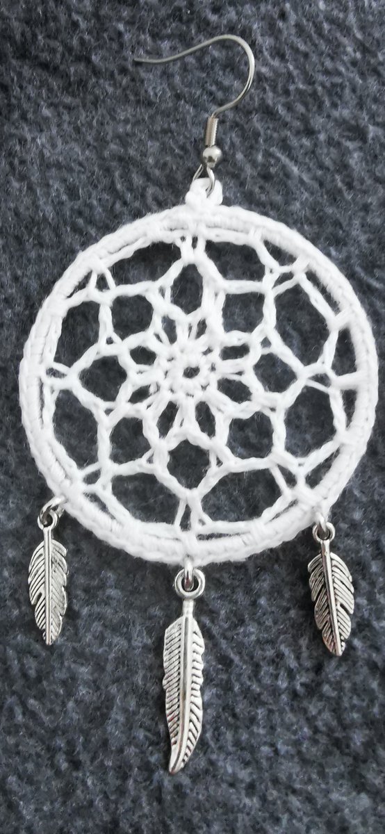 MadeByDoreen's tweet photo. I enjoyed making these dreamcatcher earrings 😍
#Dreamcatcher #handmadejewelry #crochet #handmadewithlove #handmadegifts https://t.co/ccMF9a7qCJ