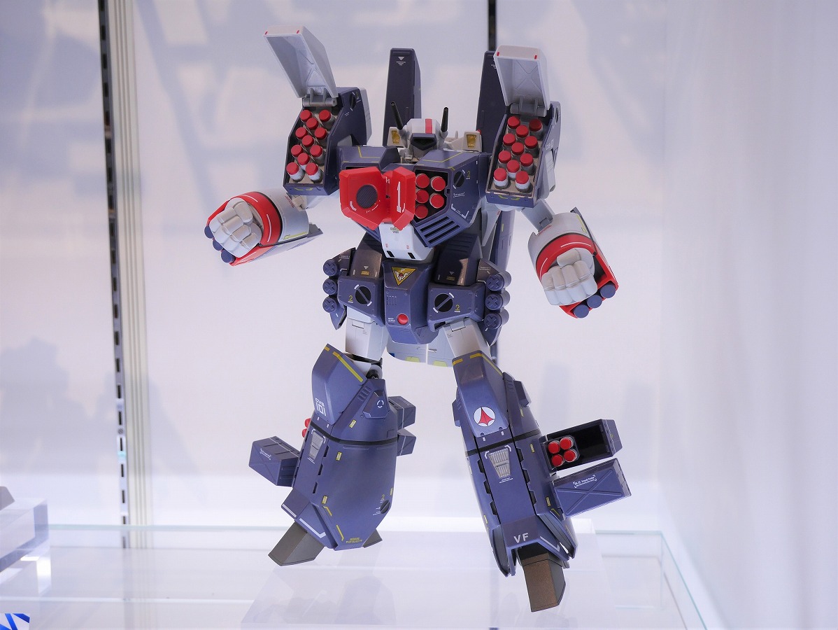 Uzivatel Tamashii Nations Tokyo Na Twitteru Tnt展示情報 Dx超合金 Vf 1j アーマードバルキリー 一条輝機 を2fにて展示中 Vf 1j本体と別売りの Vf 1j対応アーマードパーツセット 2次 21年10月発送 は現在受注受付中です マクロスシリーズ一覧